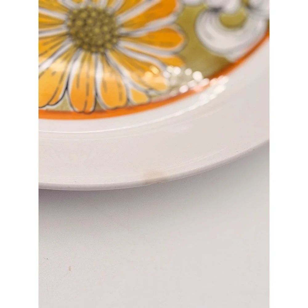 Mikasa Vintage 1970s Retro Floral Dinner Plate Yellow Orange Daisy MCM 10.5 Inch